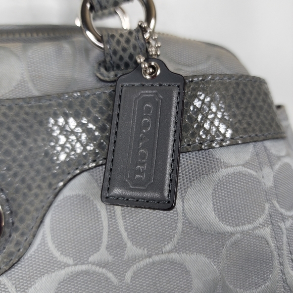 COACH Signature Penelope Shoulder Bag. - Picture 3 of 16